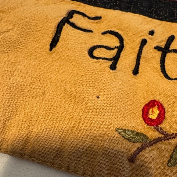 6 Fabric Placemats Checkered Embroidery Faith Family Friends Tan Red Black - Picture 10 of 10